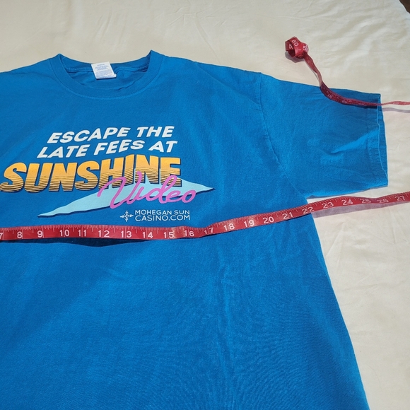 Graphic Print Aqua Tee Shirt T-shirt Crewneck Camp Sunshine Escape Room Casino - Picture 3 of 8